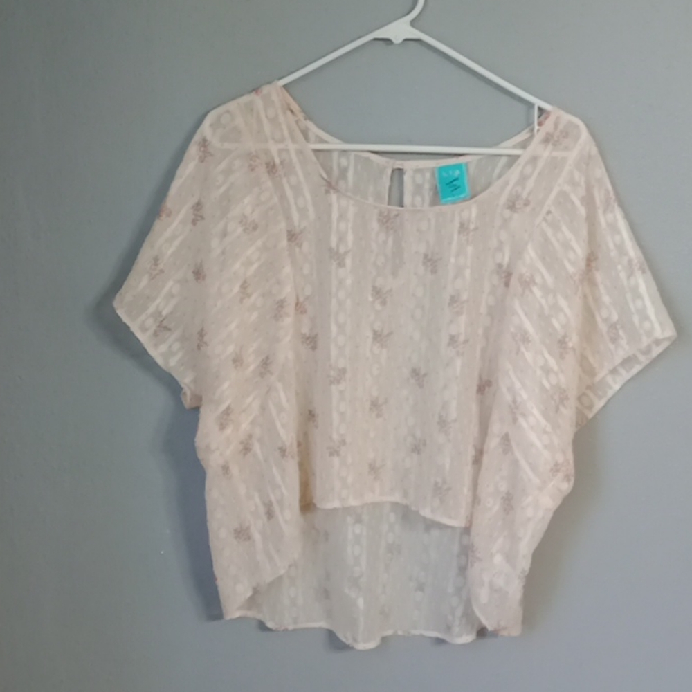 ⏳ Happening in the Present Flower Shirt Size Large